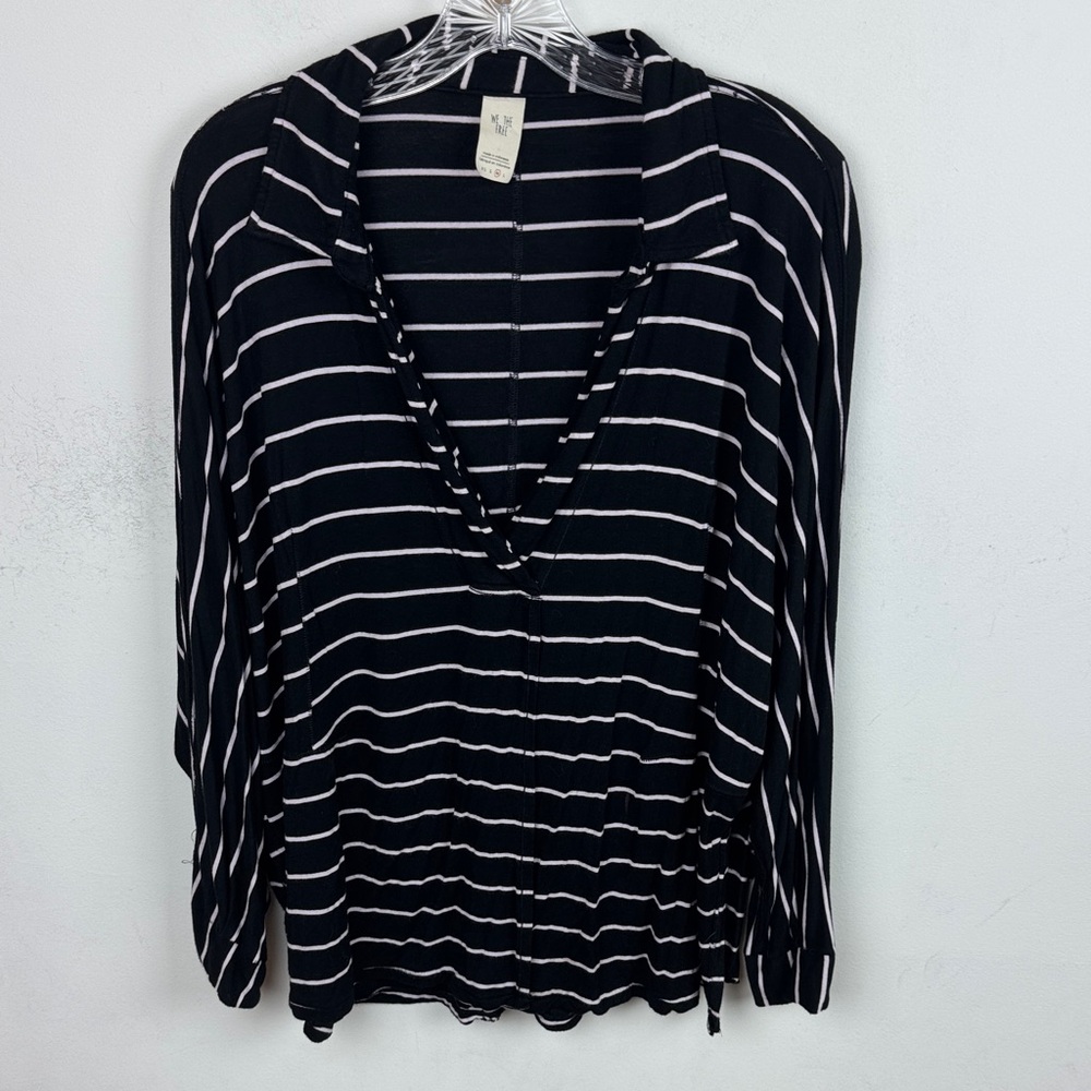 Women’s Black & White Striped V-Neck Tunic Top